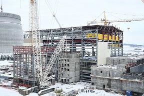 На площадке сооружения Курской АЭС-2 завершен монтаж кровли здания турбины ЭБ-2