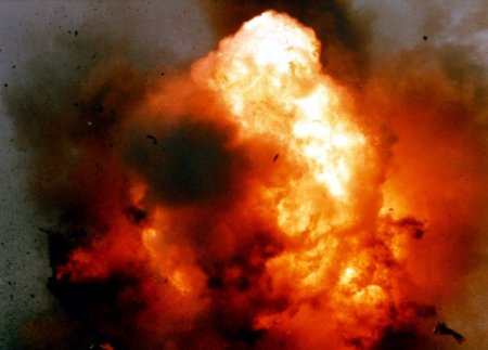 Нанесён удар по промышленному объекту в Запорожье, сильный пожар (ФОТО, ВИДЕО)