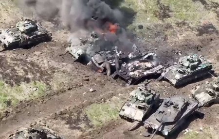 Бои у Артёмовска: Армия России уничтожает технику и опорники врага (ВИДЕО)