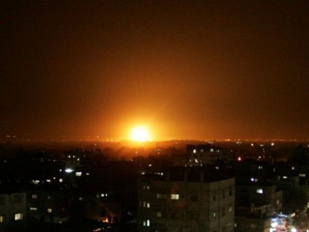 ВВС Израиля нанесли удары по сектору Газы после ракетных пусков боевиками связанными с "Исламским государством"