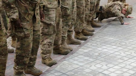 Барак Обама оставляет в Афганистане 8,4 тыс. солдат до 2017 года