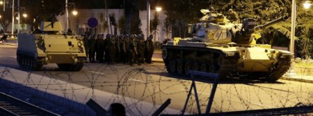 Турецкая армия заявила о захвате власти в стране