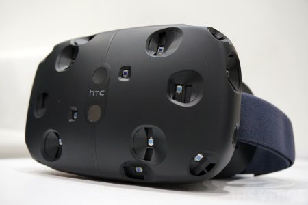 Шлем с виртуальной реальностью HTC Vive уже вышел в продажи на территории РФ