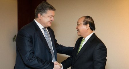 Порошенко провел переговоры с премьер-министром Вьетнама