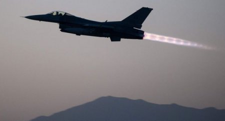 Более 20 мирных жителей погибли от американских бомбардировок в Афганистане - Военный Обозреватель