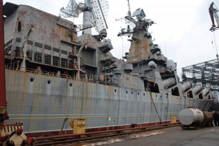 Порошенко решил продать недостроенный крейсер «Украина»