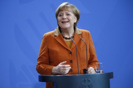 Der Spiegel: Меркель вынуждена защищать «дьявольский проект» Москвы!