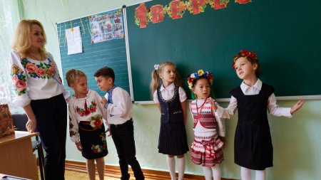 Неконституционная мова: европейские активисты призвали Порошенко отменить новый закон об образовании