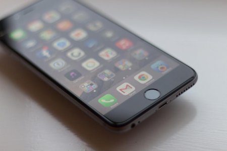 Apple компенсирует замену аккумуляторов на iPhone