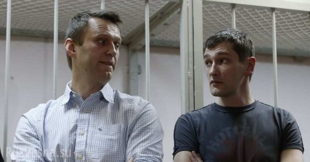 Навальный вышел из колонии (ФОТО)