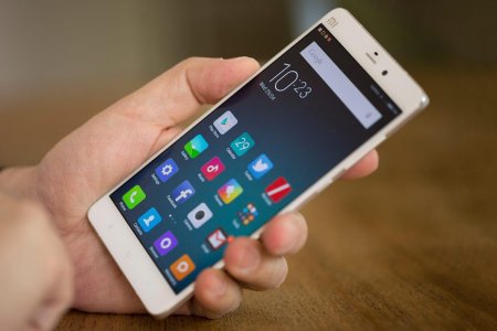 Создатели Huawei подшутили над новым iPhone