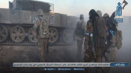 Боевики атаковали на юго-востоке провинции Идлиб и захватили село