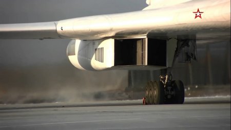 Выпускники 2018-2019 годов осваивают стратегические бомбардировщики Ту-160