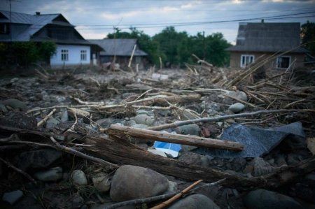 «Затопило всё...Урожая нет, куры утонули»: чудовищные последствия наводнения на Западной Украине (ФОТО)